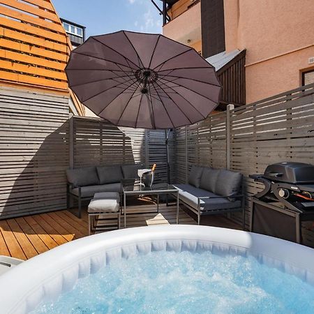 Terrace Apartment With 5 Rooms, Whirlpool And Bbq Augsburg Bagian luar foto