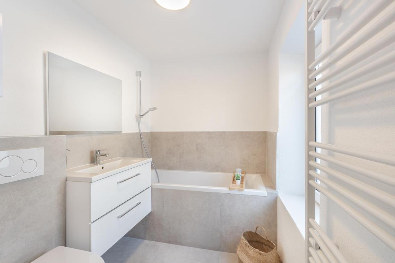 Terrace Apartment With 5 Rooms, Whirlpool And Bbq Augsburg Bagian luar foto